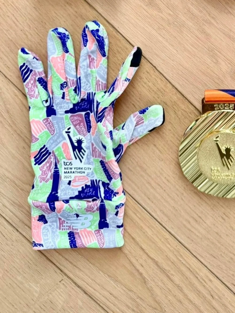 Lightweight NYC Marathon 2025 Gloves by New Balance NWT Size S
